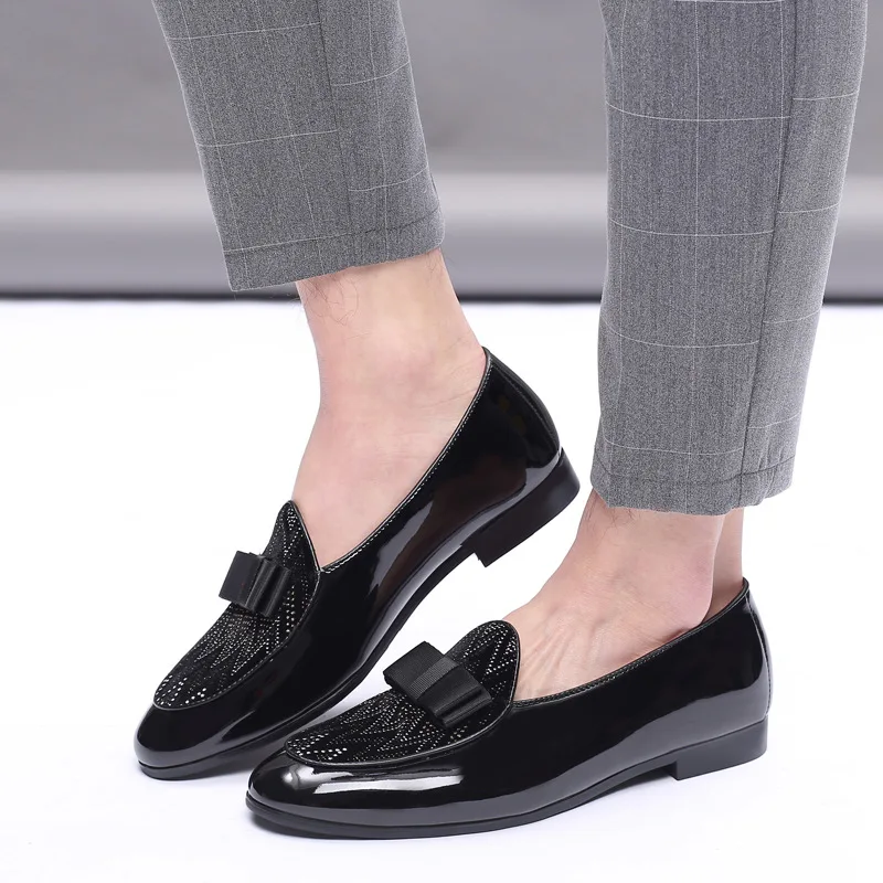 

Large Size 38-48 Classic Men Patent Leather Shoes Black Bow Tie Dress Shoes Luxury Rhinestone Men Loafers Casual Shoes