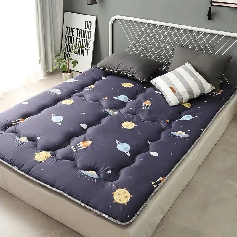 Удобный мягкий складной матрас татами для студенческого общежития