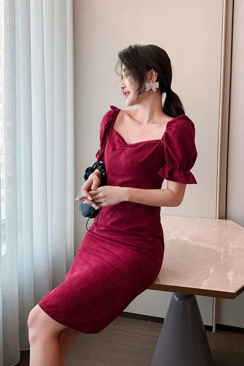 

Red dress summer French Hepburn square collar slim temperament goddess model dress short skirt