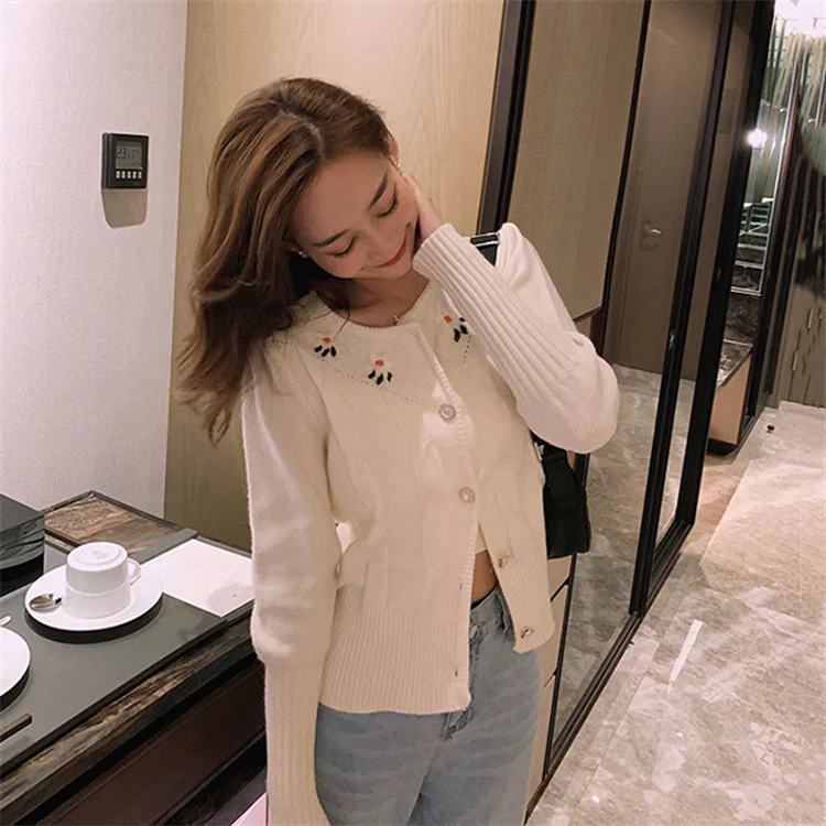 

Sweater jacket women loose lazy wind 2020 new early autumn Korean students knitted cardigan women