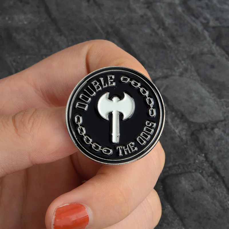 Разные дизайны круглые эмблемы с буквами английской рубашки значок черепом