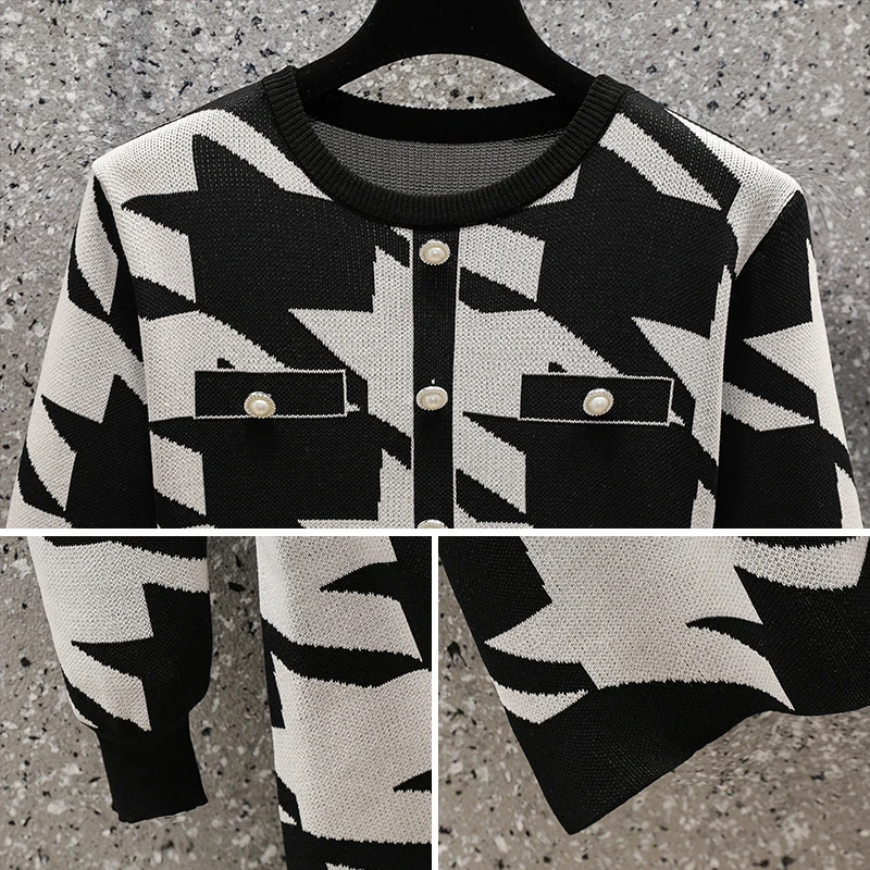 Осенне-зимнее черное трикотажное хлопковое платье средней длины в клетку с