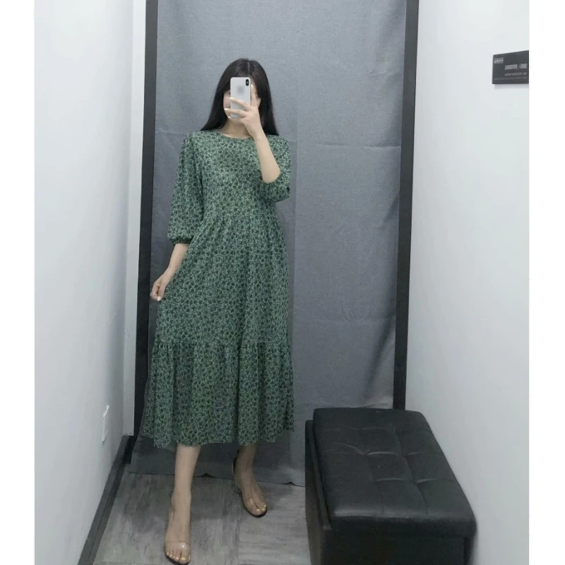 Женское элегантное платье миди с круглым вырезом и цветочным принтом