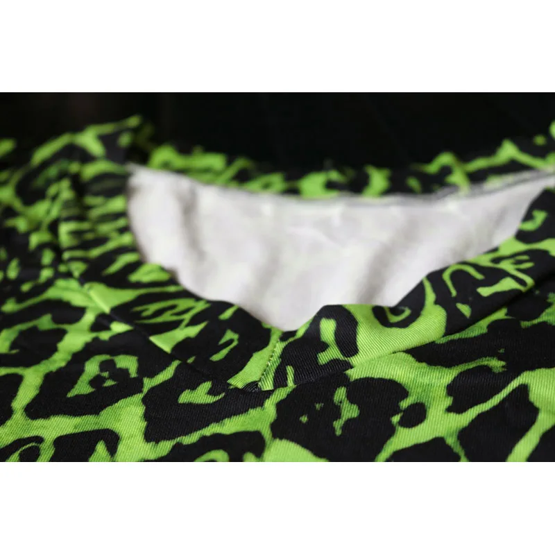 Женский костюм-двойка с леопардовым принтом футболка коротким рукавом и