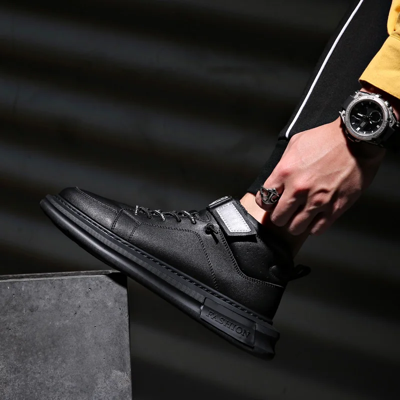 Мужская обувь спортивная из натуральной кожи мужская Белая на липучке весенняя с