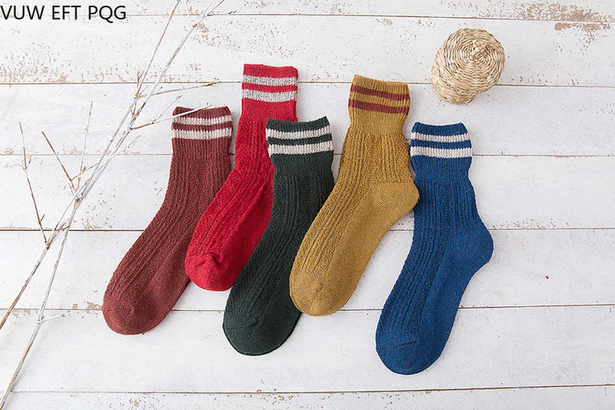 Autumn and Winter Ladies Comfortable Warm Socks Simple Style Kawaii Knitted Cotton Craft Girl Blended Socks