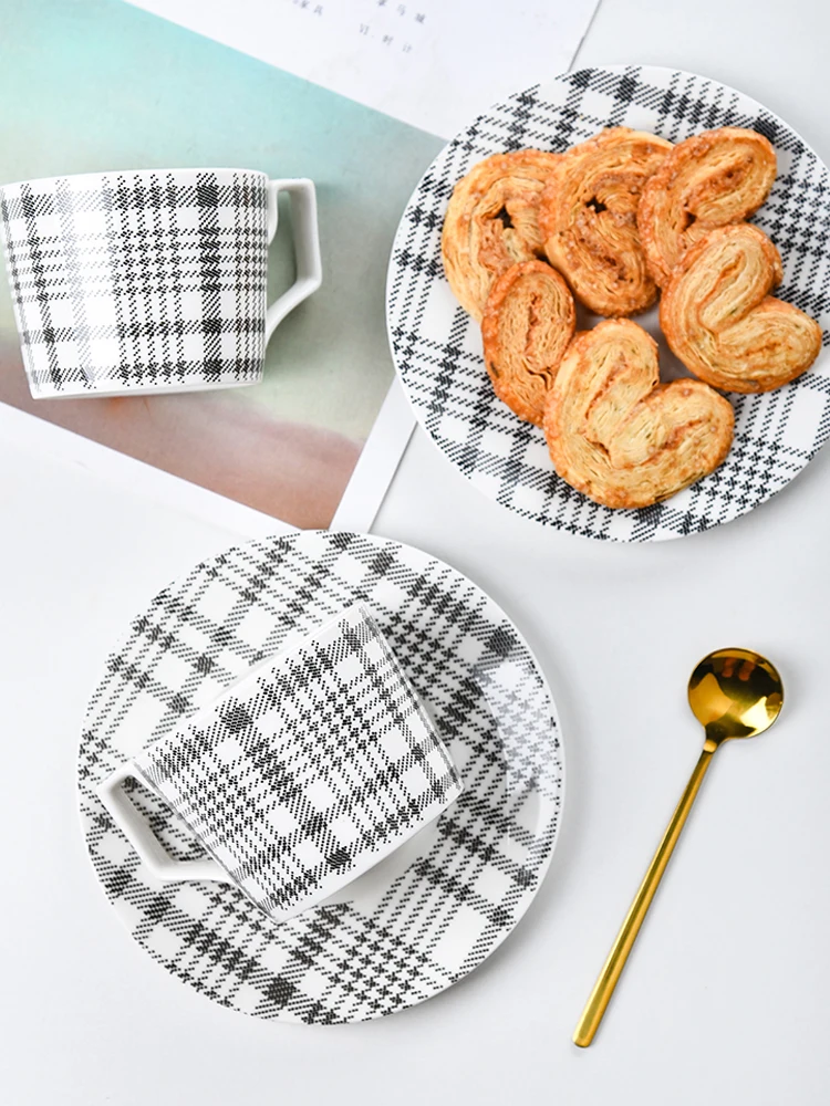 

Nordic Style Coffee Cup Set Small Exquisite Hanging Ear Espresso Cup Black and White Lattice Afternoon Tea Cup Ceramic Teapot