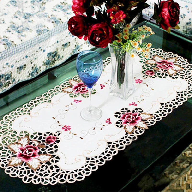 

Oval Country Style Floral Embroidered Lace Hollow Design Peony Printing Tablecloth Table Mat Dining Tables Decor 40x85cm