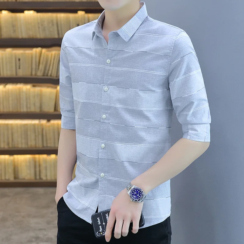 

2021 spring and summer shirt men's Lapel 5 / sleeve slim fit Korean men's Casual Short Sleeve Shirt trend handsome middle sleeve