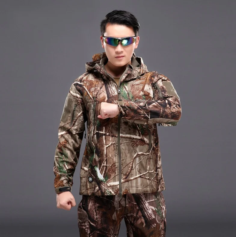 Men's Military Camouflage Fleece Tactical Jacket Outdoor Shark Skin Soft Shell Waterproof Windbreaker Hooded Coat Hunt Clothes