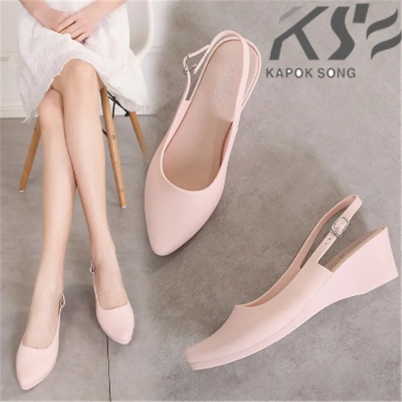

2020 women flats rubber jelly shoes women candy summer luxury designer famous brand model flat slip on shoes female beach shoes