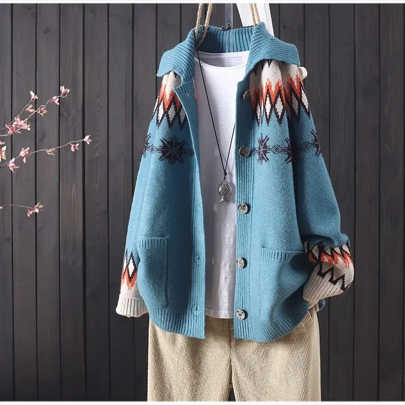 Женский жаккардовый кардиган с большими карманами трикотажный длинными