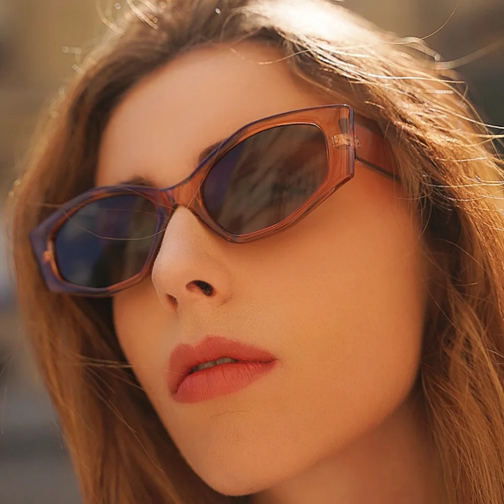 

Retro Women Sunglasses Small Cat Eye Frame Men Sun Glasses UV400 Protection Eyewear Summer Travel Beach Trendy Eyeglasses UV400