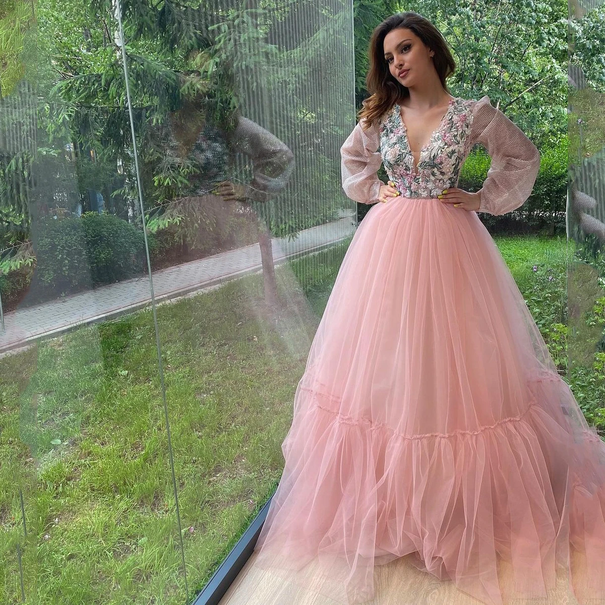 

Pink Elegant Prom Dresses V-Neck Long Sleeve Appliques Tulle Ball Gown Women Evening Party Homecoming Gowns Plus Size Custom