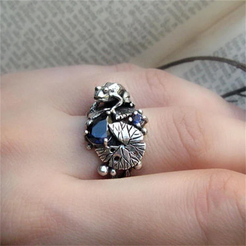 Retro Geometric Frog Lotus Leaf Ring Fashion Men and Women Blue Gemstone Decoration Casual Party Mascot Animal Jewelry | Украшения и