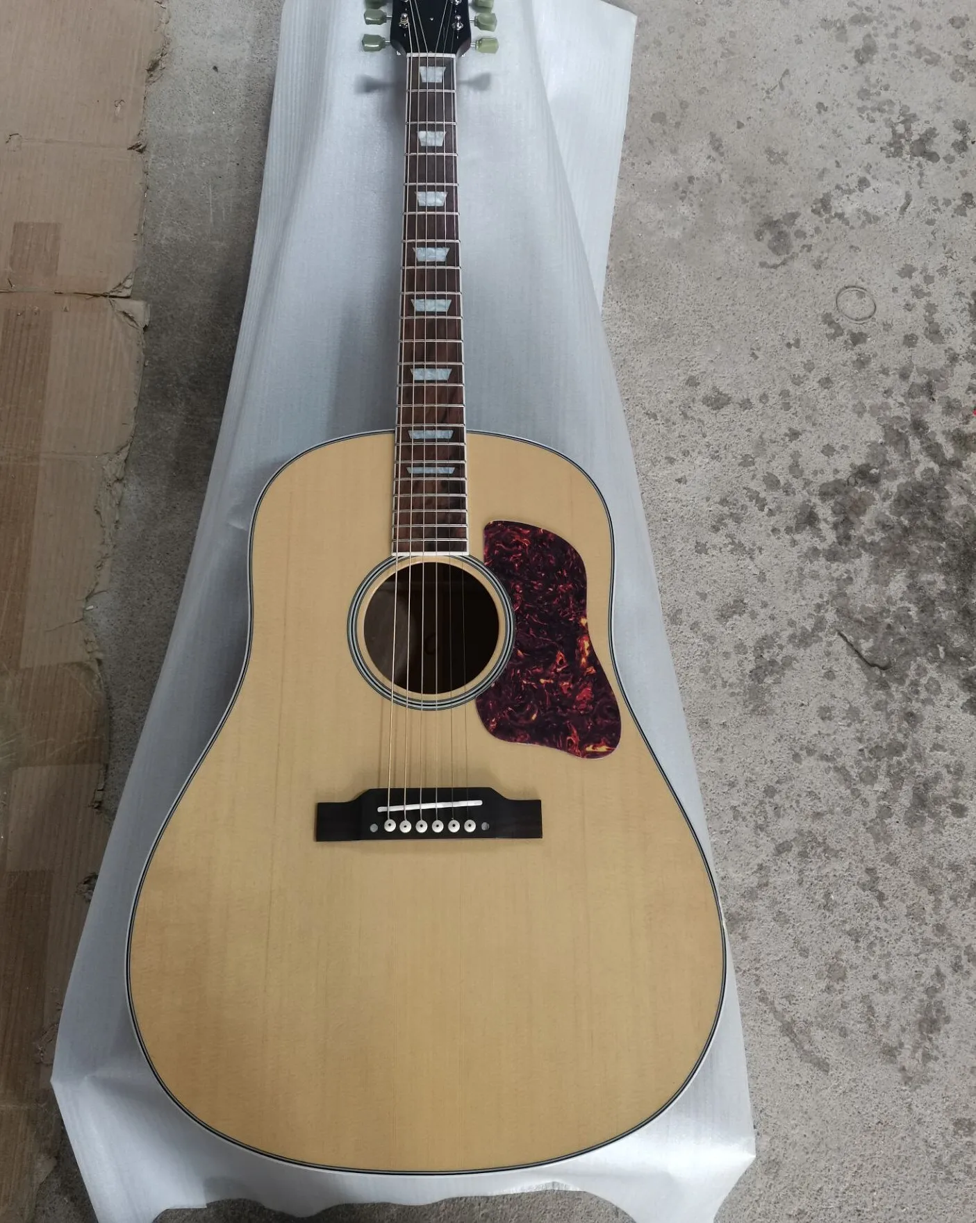 

free shipping natural guitar 160e sikta solid spruce with mahogany wood head adjust acoustic guitar