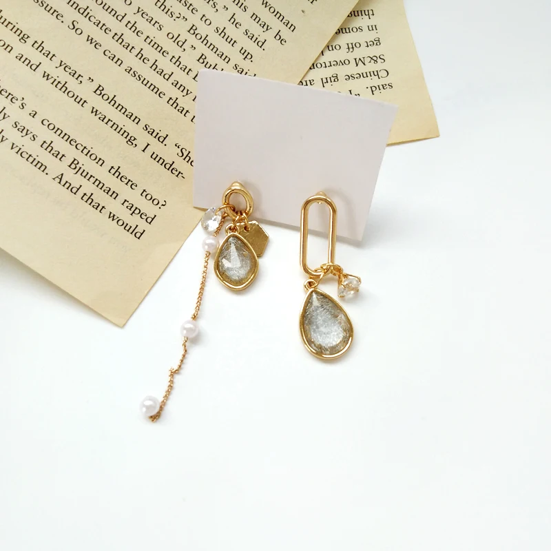 Женские асимметричные серьги модные необычные металлические с застежкой в