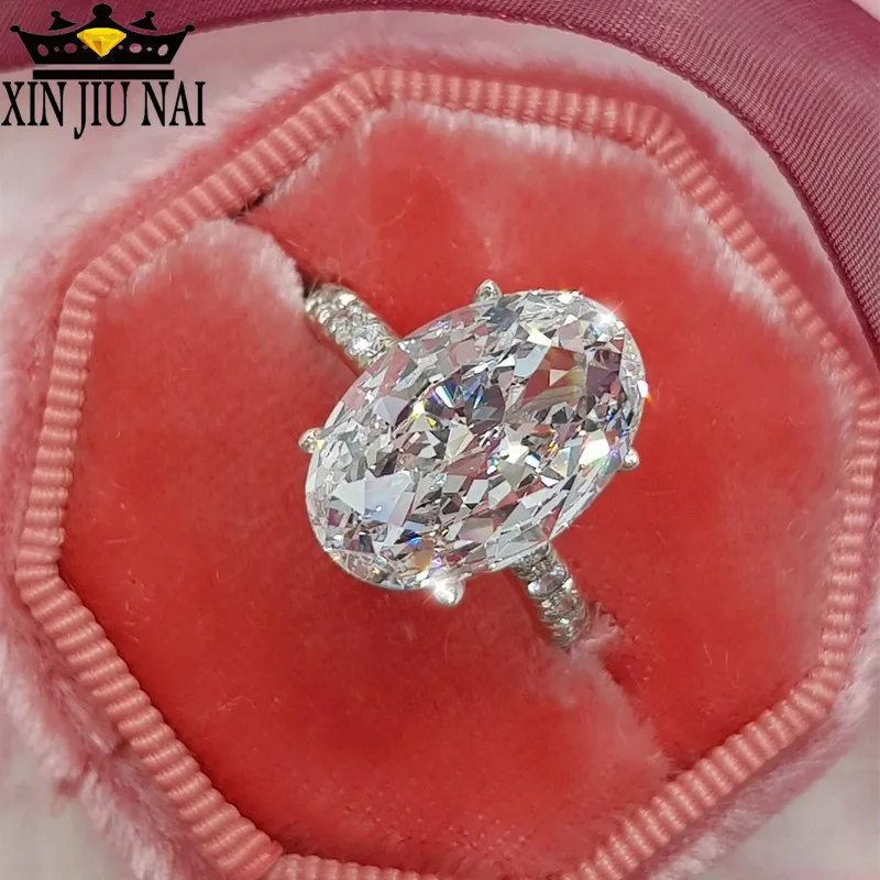 Роскошное женское кольцо с большим бриллиантом и белым цирконом модное