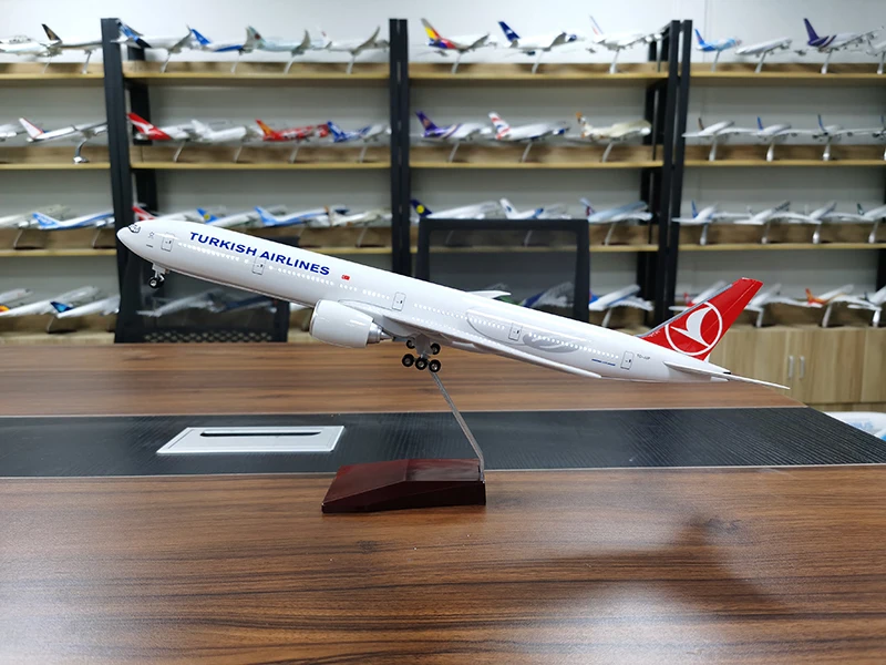 

Diecast 1/157 Scale B777 Aircraft Turkish Air Airlines Model W Light and Wheel Landing Gear Plastic Resin Plane about 47CM