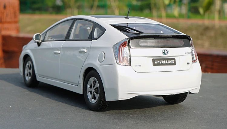1:18 высокое тщательное TOYOTA PRIUS Гибридный сплав модель автомобиля статические металлические модельные автомобили с оригинальной коробкой