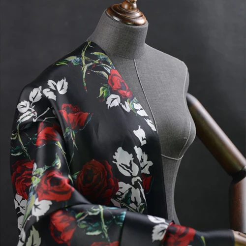 Красная Роза дизайн на черной нижней шелковой органзы ткань для свадебного