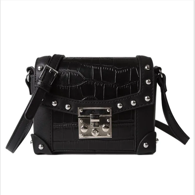 Женская винтажная маленькая квадратная сумка черная через плечо с узором под