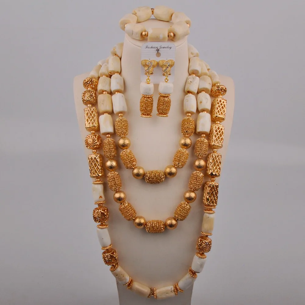 Комплект из колье и серёг с белыми коралловыми бусинами | Украшения аксессуары