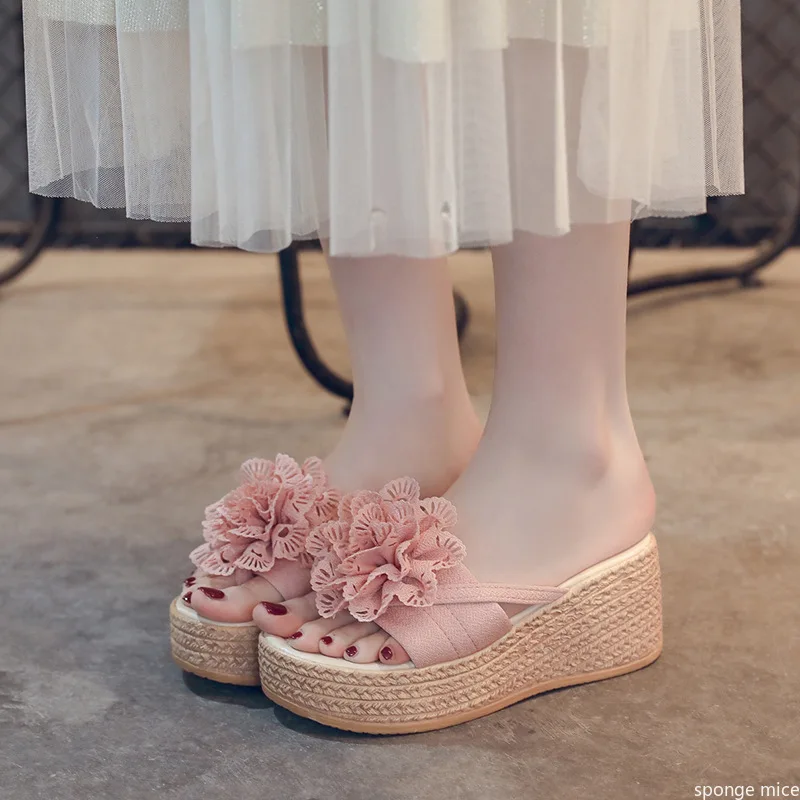

Solid flower furry slippers women comfy winter indoor open toe pantuflas 2021 korean appliquse floral fur slides