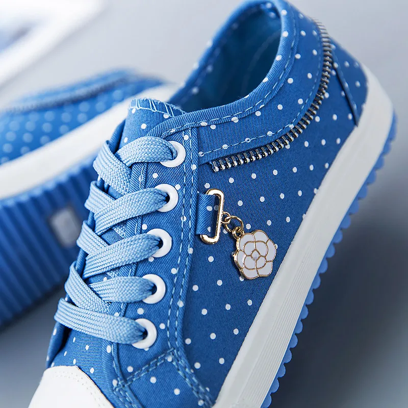 

Woman Canvas casual shoes 2019 new breathable solid polka dot sneakers women shoes zipper lace-up women sneakers plus size