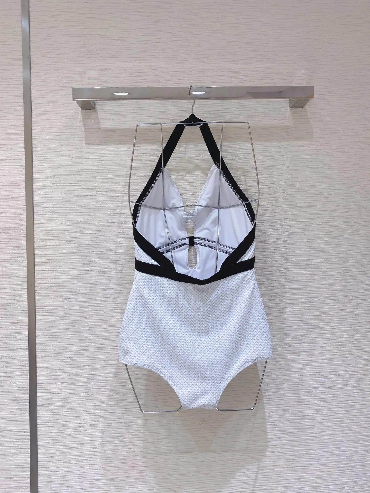 

2021 Summer Bikini Set White High-level Custom Swimwear New Resort Collection Sexy Elegant Beach Show Swimwear Women