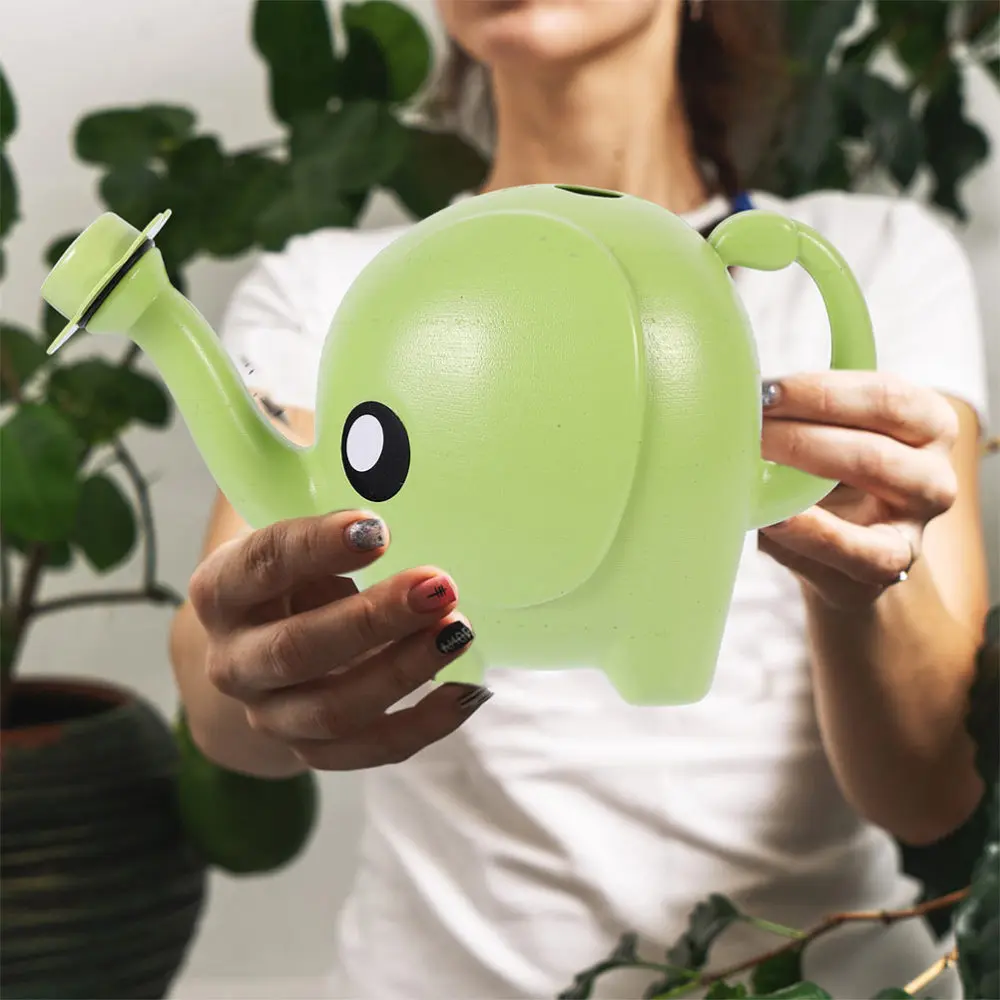 

2pcs Elephant Design Watering Pots Watering Cans Home Watering Kettles