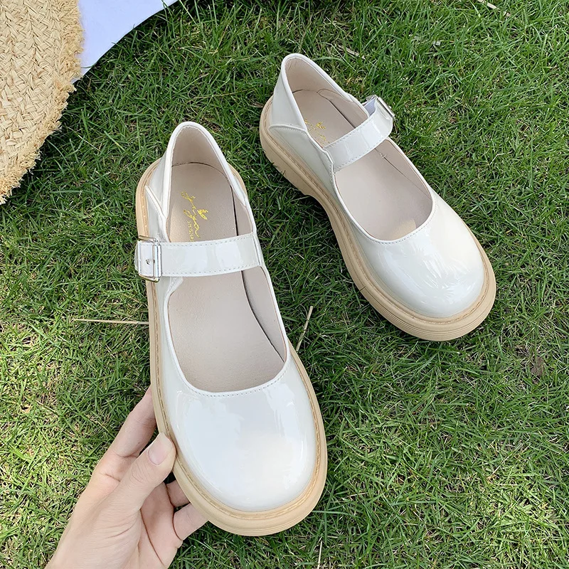 Туфли женские кожаные с круглым носком модная повседневная обувь на плоской