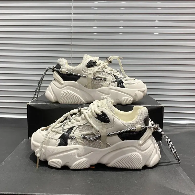 

Женские кроссовки на массивной вулканизированной подошве, черные или бежевые