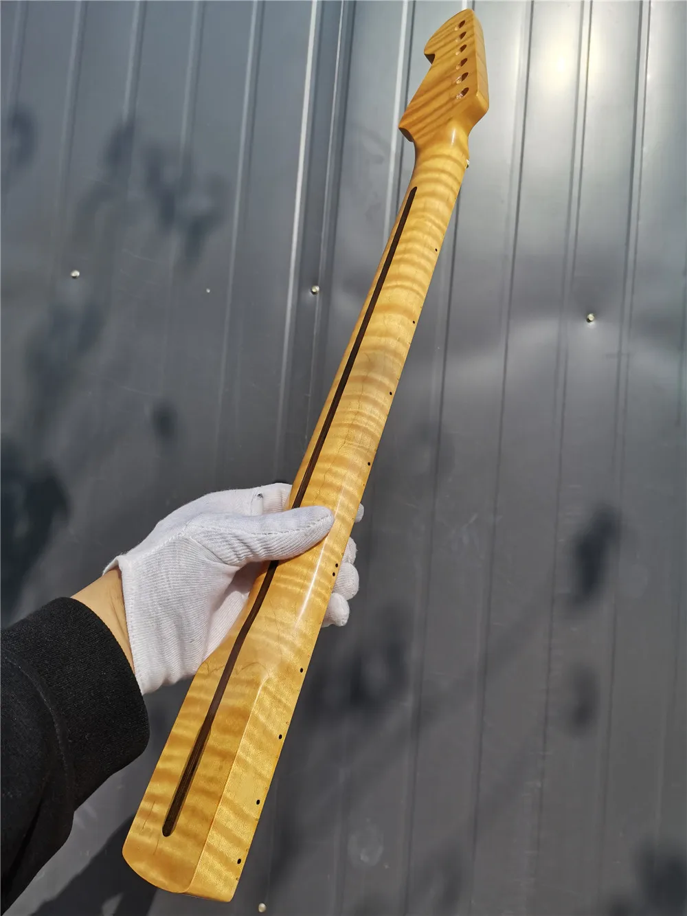 

48#Tiger Flame Maple Guitar Neck 21 Fret 25.5inch Dark Yellow Varnish Pearl Maple Made Fingerboard Dot Inlay DIY