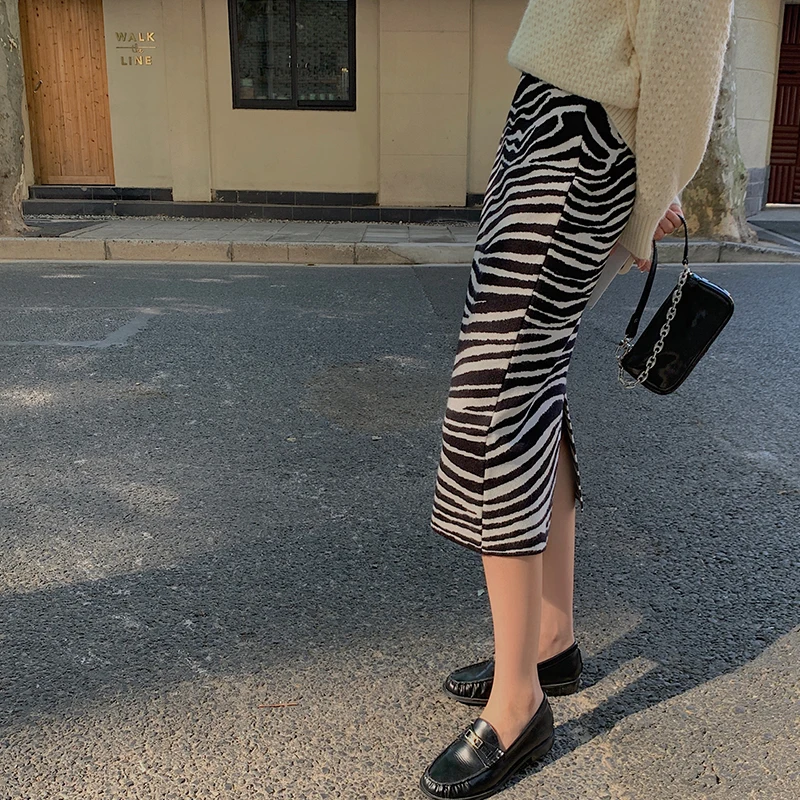 Женская трикотажная юбка-карандаш TingYiLi черно-белая Теплая юбка средней длины в