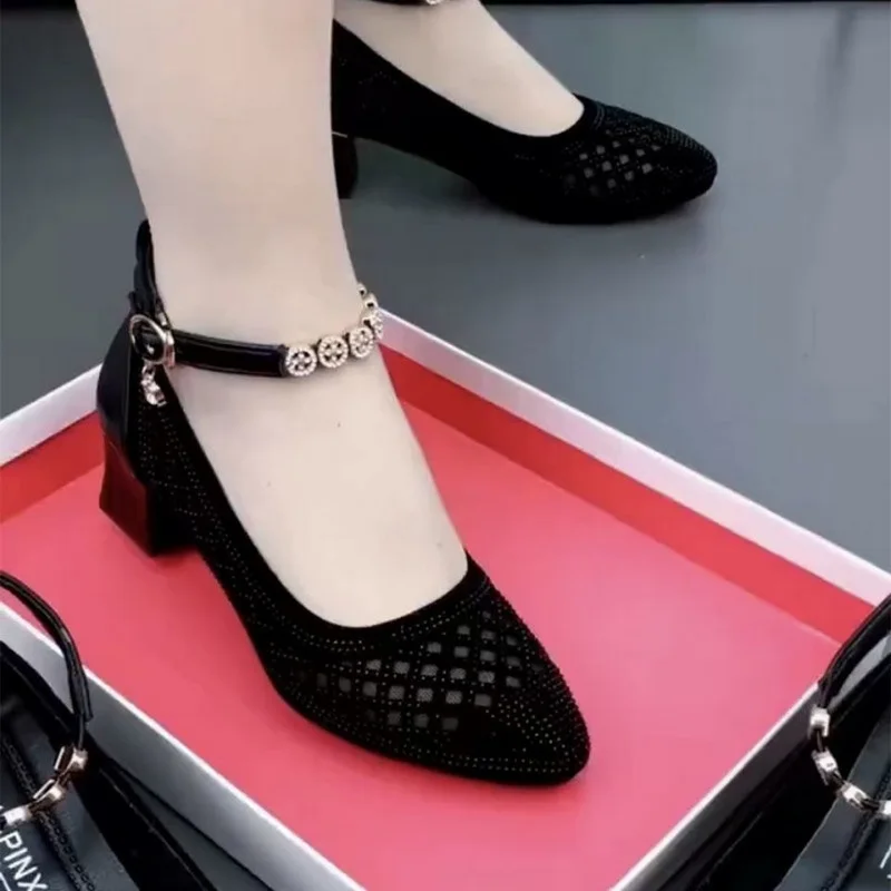 

Женские туфли, женские сетчатые туфли, туфли на среднем каблуке, с вырезами, с острым носком, стразы с пряжкой на лодыжке, женская обувь, черн...