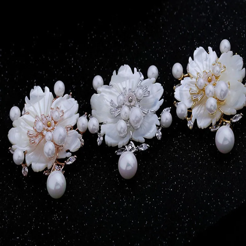 

New product trend fashion temperament S925 silver zircon pearl natural shell flower brooch high quality exquisite lady gift