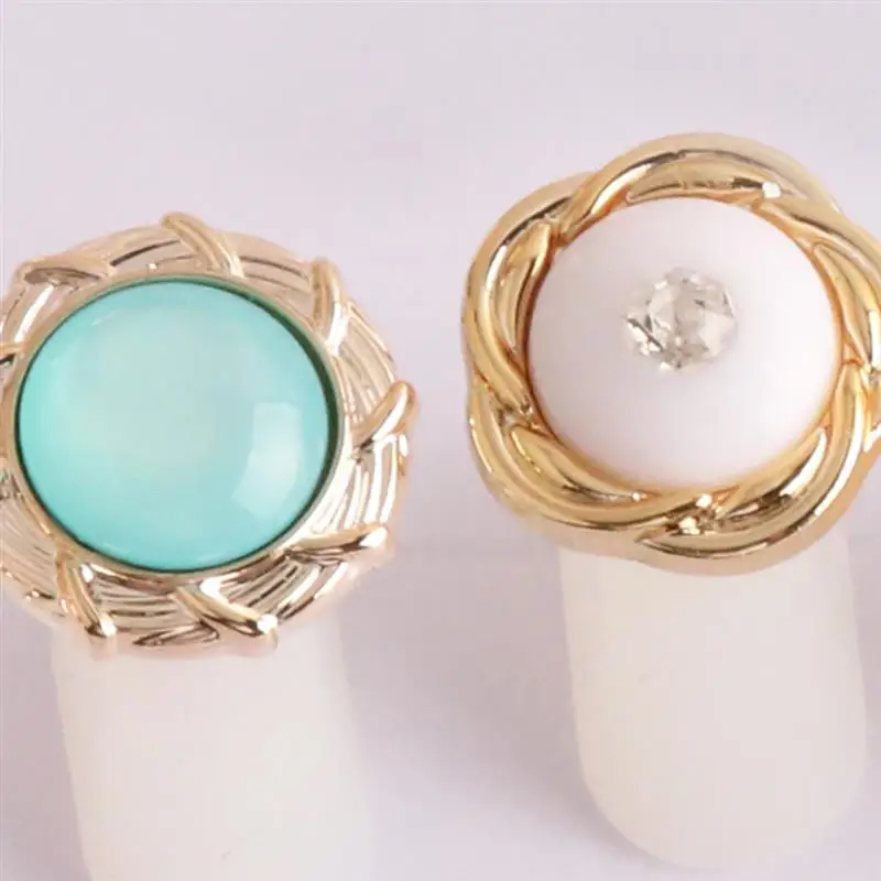 

8PCS Toe Separator Set Fashion Soft Silicone Reusable Toe Spacer Silicone Foot Toes Separators for Nail Polish Nail Art Tool