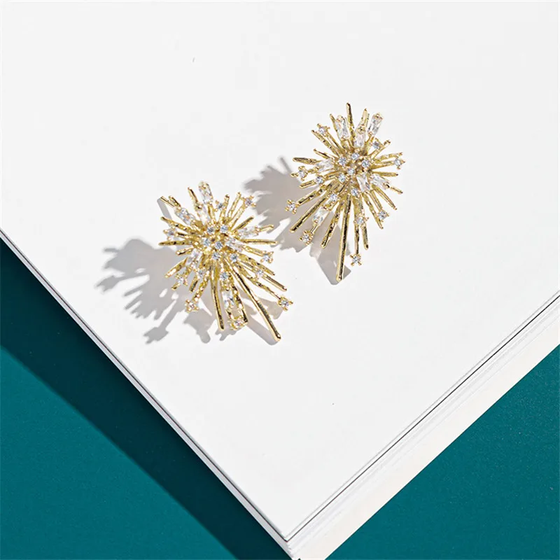 Японские изысканные серьги гвоздики с цирконом для женщин Эффектные золотого