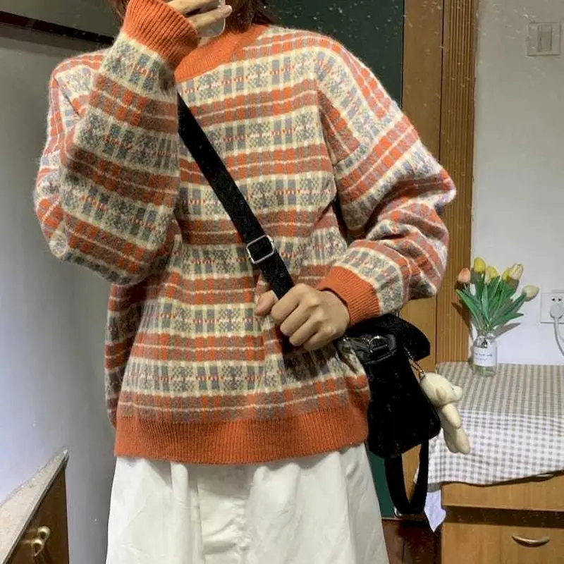 

Round Neck Fall Winter Pullover Sweater Jacquard Plaid Simple Inner Knitting Jacket Women Korean Version Vintage Grandma Style