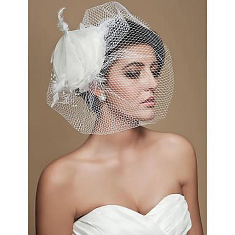 

in stock 2019 Bridal Veils cheap beautiful Gorgeous Tulle With Beading/ Feather Wedding Bridal Veils Headpiece