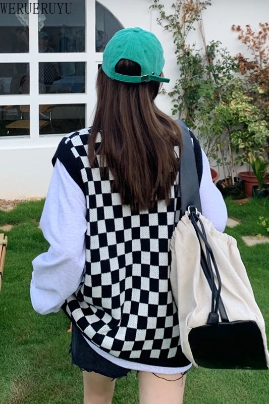

WERUERUYU Women Sweater Vest Autumn 2020 Korean Style Vintage Plaid V Neck Sleeveless Pullovers Knitted Woman Sweaters
