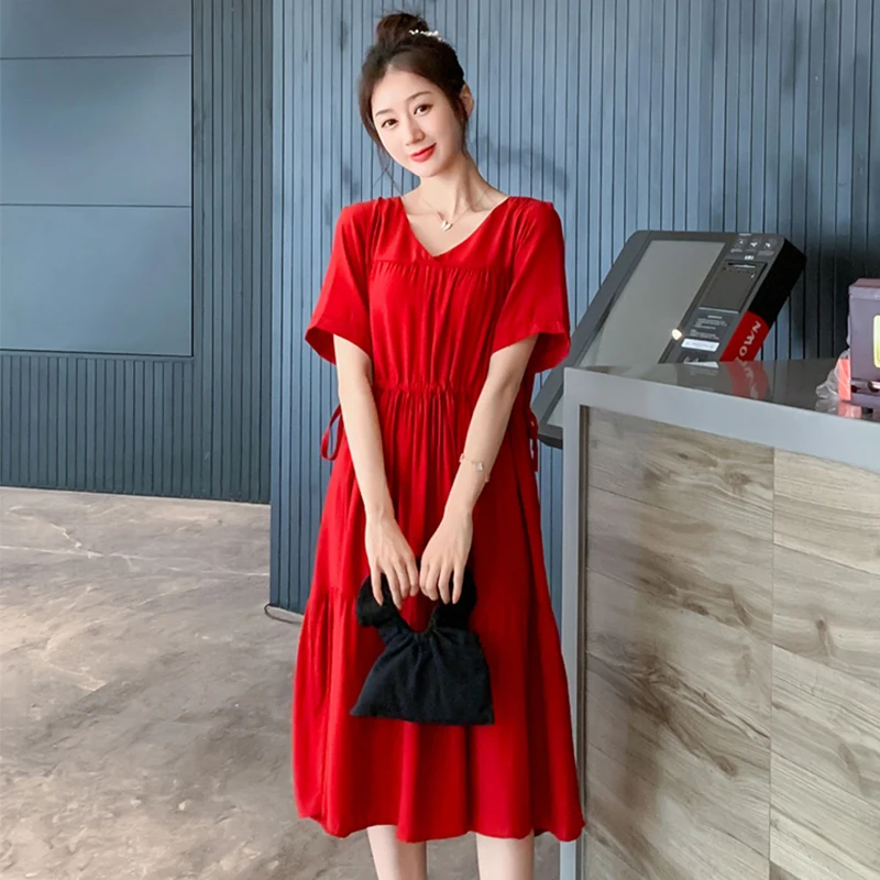 Женское свободное платье средней длины красное приталенное большого размера с