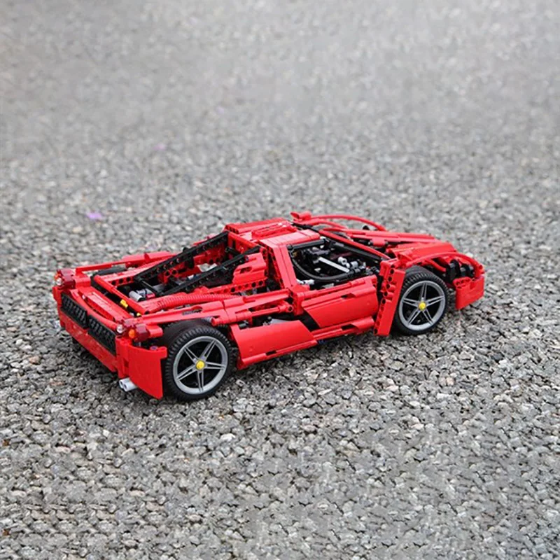 В наличии технические супергоночные автомобили серии Ferraried Enzo набор кирпичей MOC