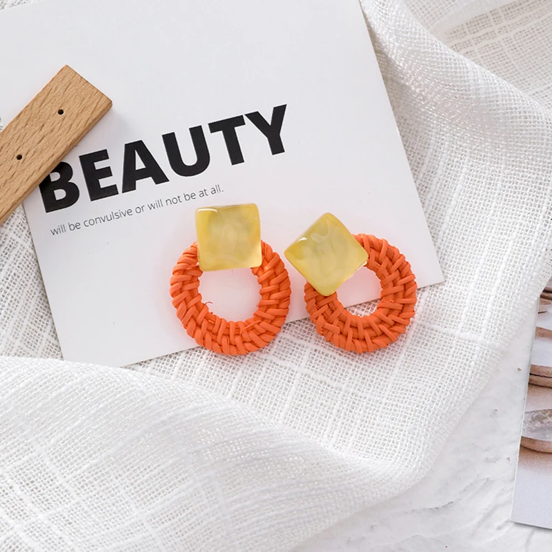 Модные серьги капли в богемном стиле круглые плетеные из соломы для женщин