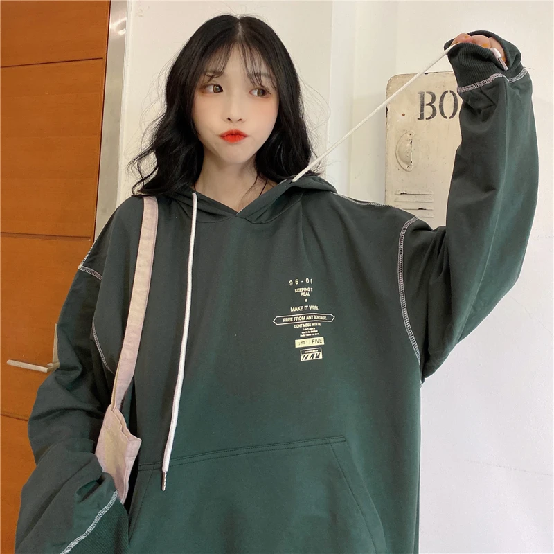 

Hoodies & Sweatshirts