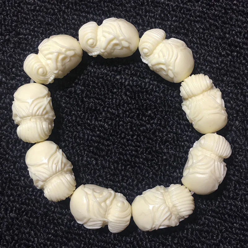 

White Guanyin Buddha Head Bracelet StatueHand carvedGuanyin BodhisattvaFeng Shui Decorative Bracelets statuebest gift