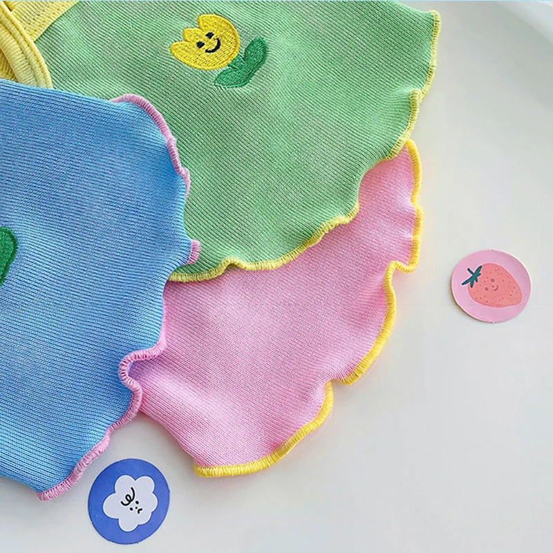 

2021 new Dog clothes Clothing for cats supplies T-shirt products chihuahua harness french bulldog Pet small dogs flower sling an