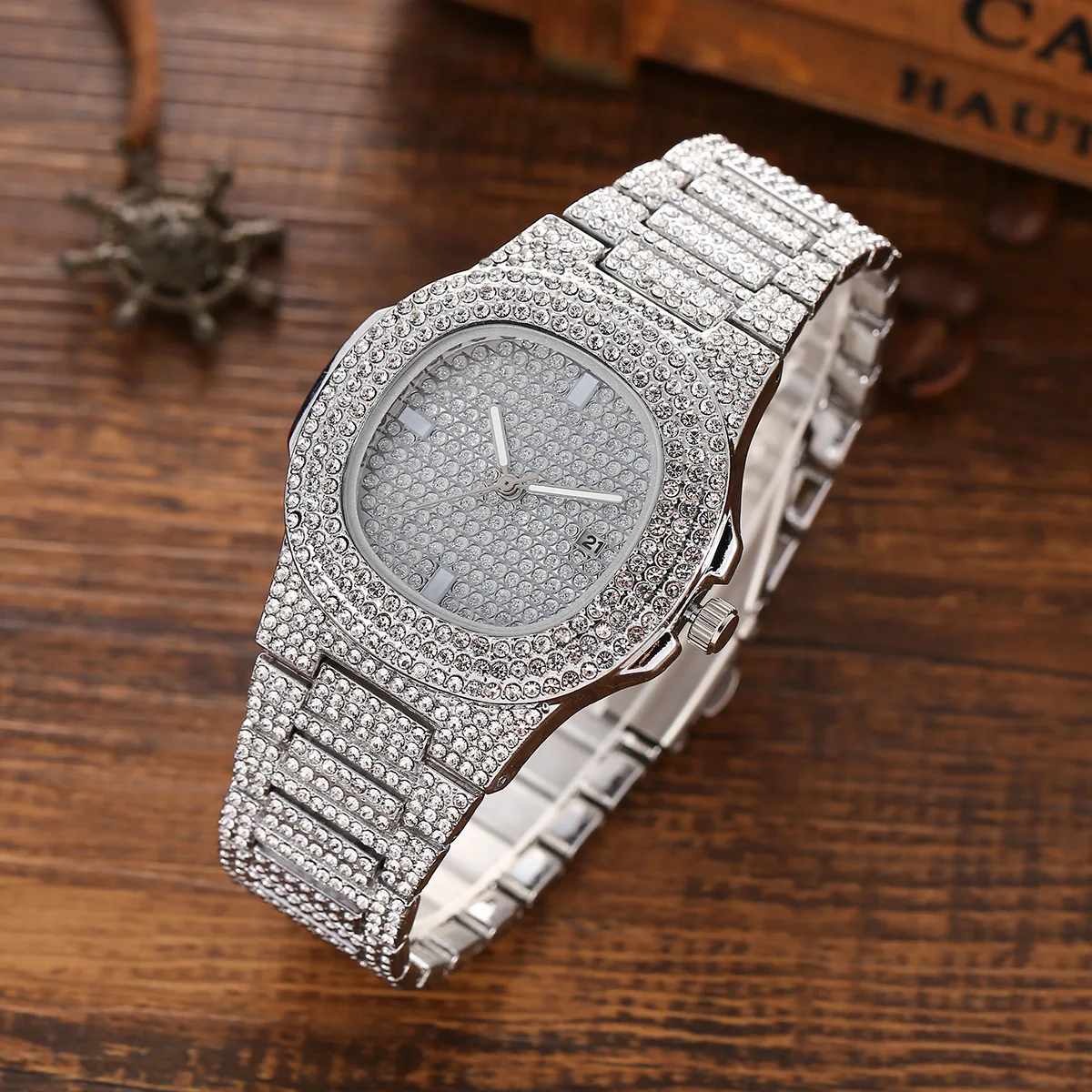 

Hip-hop Watch Set Filled with Diamond-Encrusted Steel Belt Quartz Watch and Necklace Bracelet Set 3pcs/set Mens Fashion Watches