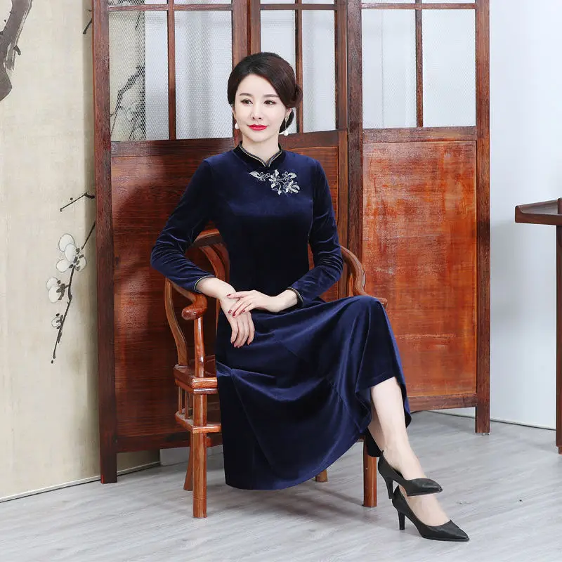 

2020 new women's mid-length dress large size gold velvet improved cheongsam Office Lady Sheath Regular